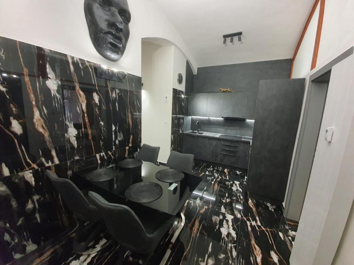 Monar Exclusive Center Free Parking In Garage Apartment Kosice Exterior photo