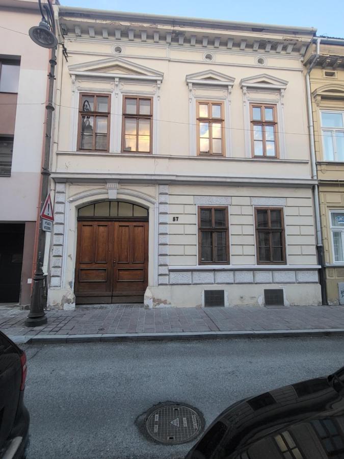 Monar Exclusive Center Free Parking In Garage Apartment Kosice Exterior photo